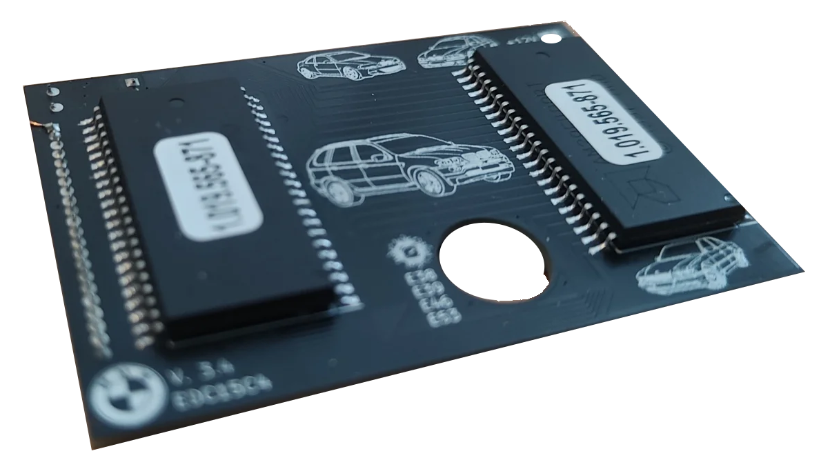 Der entwickelte Mapswitch mit zwei Speicherchips auf einer dunklen Platine
